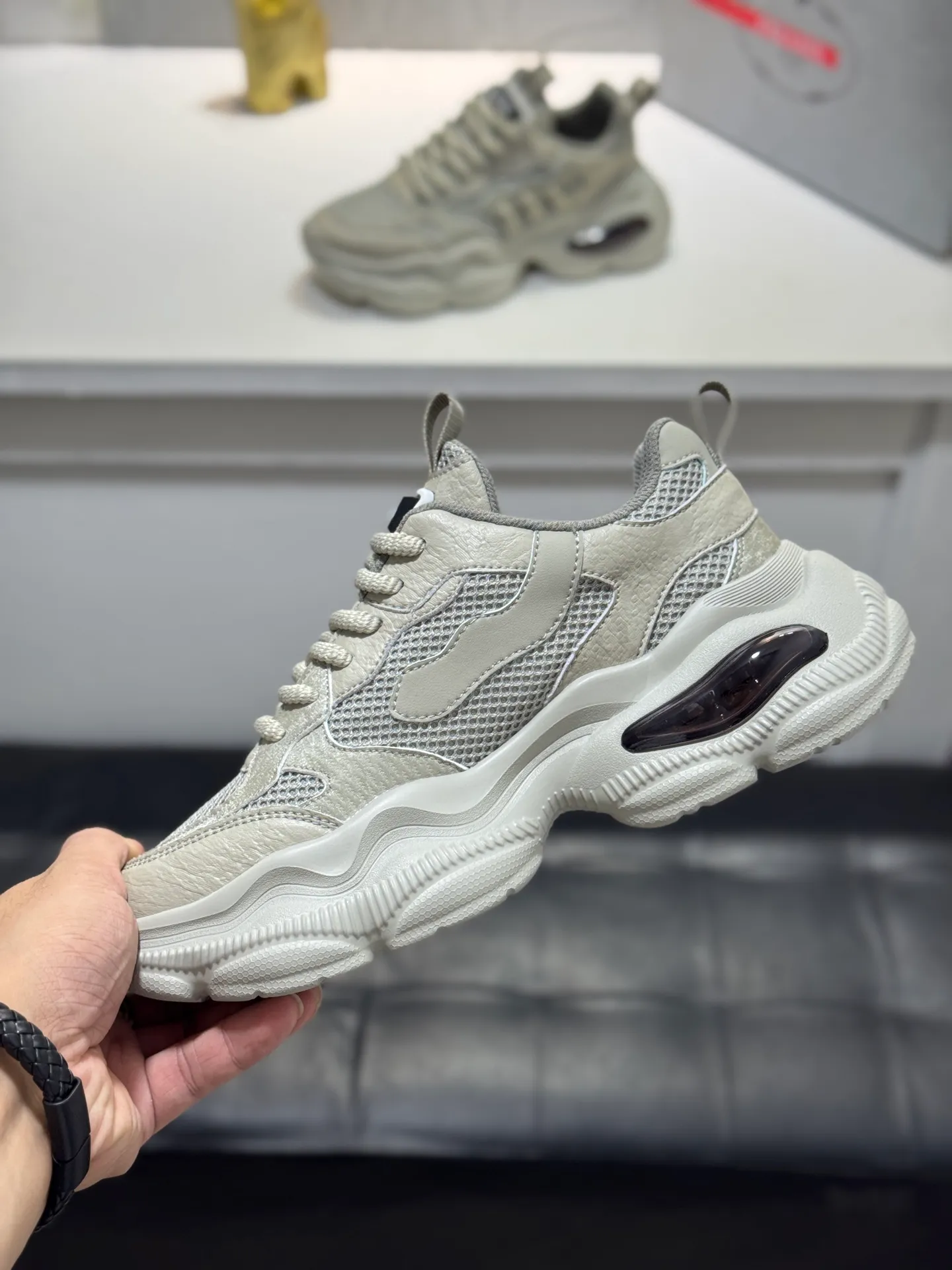 Men's Men's Shoes 💰440 [New Style] 🐬🐬 High-end boutique-Prada/Prada counter latest sports shoes are shipped, you know the leading counter model. Made of selected cowhide stitching fabrics. Lining: Mesh lining. High-end air cushion molded non-slip rubber outsole, exquisite lines, simple and elegant, comfortable and high-end for leisure travel. Size: 38-45<45 customized